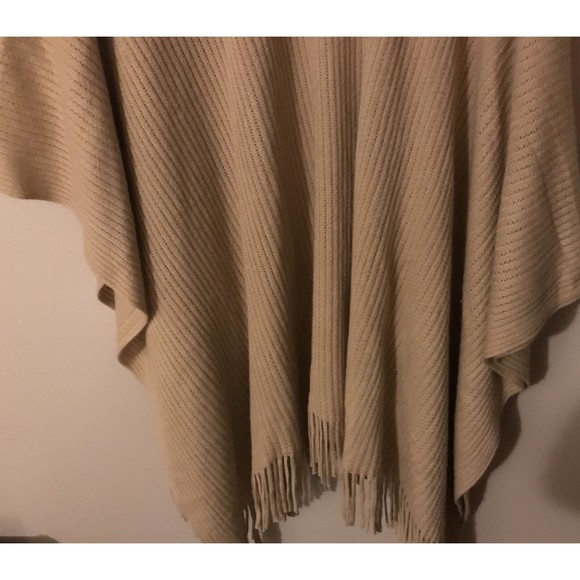 Cast 5th Hooded Shaw One Size - Picture 6 of 6